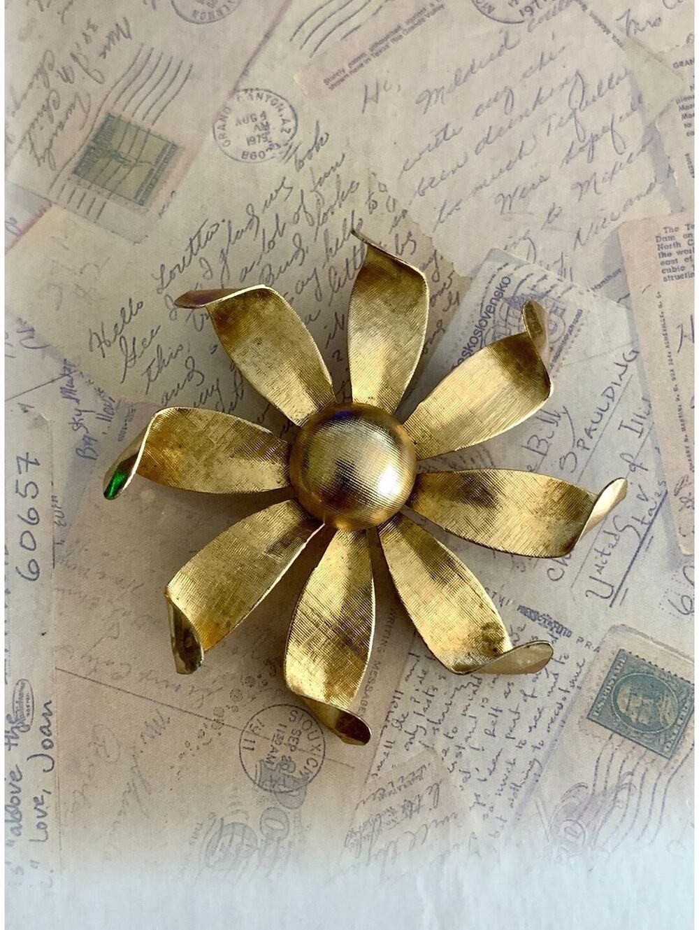 Vintage Textured Brushed Flower Brooch Sunburst Petal Pin Retro Nature Jewelry